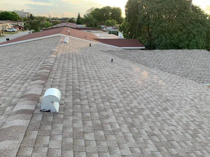 Sombrilla Roofing Picture 7