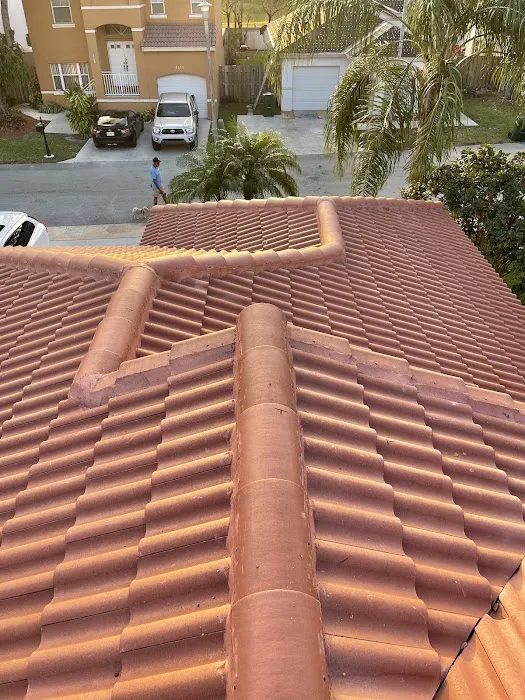 Apex Roofing & Maintenance Picture 1