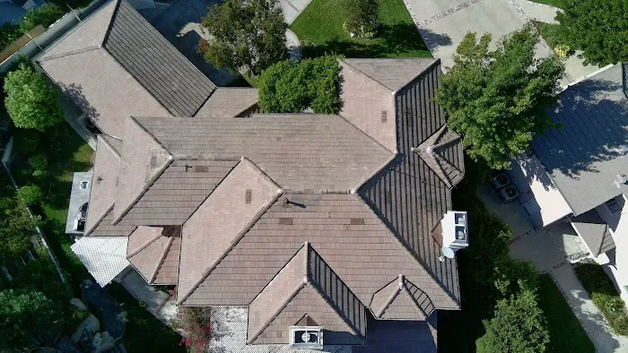 GENIUS ROOFING SOLUTIONS LLC Picture 1