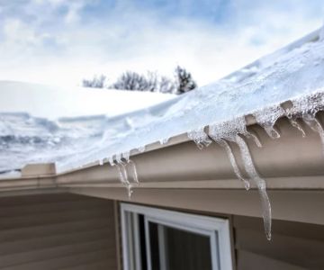 How to Deal With Water Damage From Roof Ice Dams