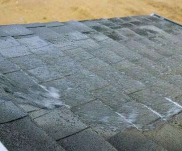 What to Do If Your Roof Starts Leaking During a Storm in the US