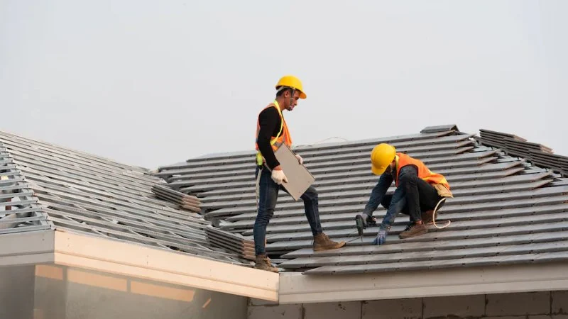 How to Choose a Roofing Contractor Who Provides a Detailed Written Contract