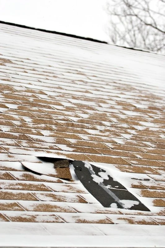 The Impact of Winter Weather on Different Roofing Materials: Crackling and Shrinking