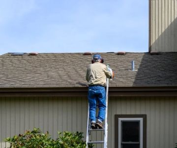 How to Clean Your Roof Without Damaging the Shingles' Fire Rating