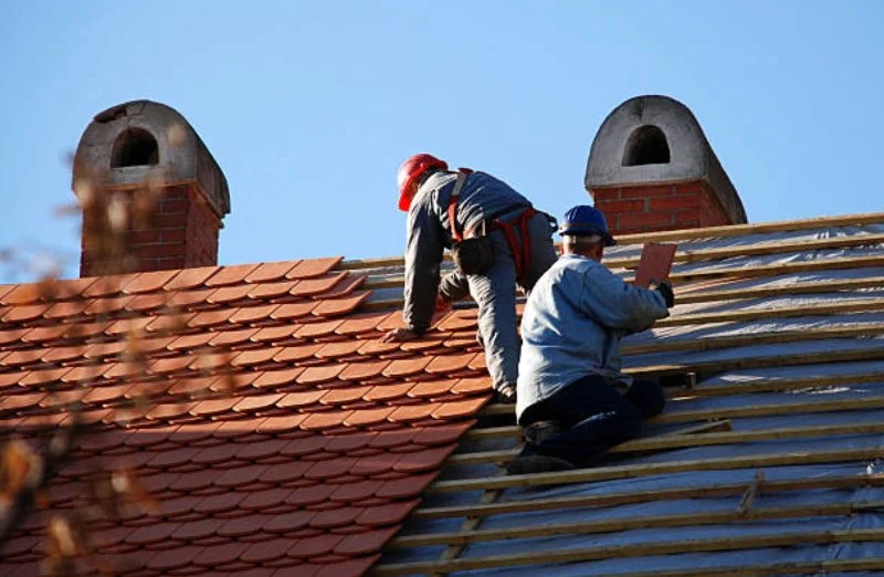 How to Negotiate with a Roofing Contractor Without Sacrificing Quality