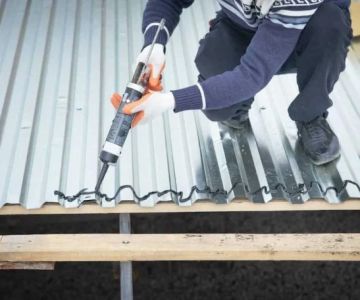 How to Fix a Leak in a Roof Valley on a Metal Roof