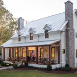 Best Roofing Materials for Farmhouses and Country-Style Homes