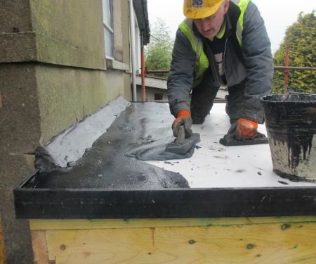 The Process of Installing Mastic Asphalt Roof for Traditional Flat Roofs