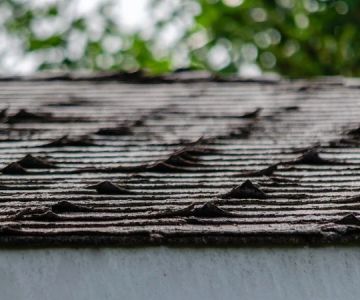 How to Spot Curling Shingles and What Causes This Common Problem