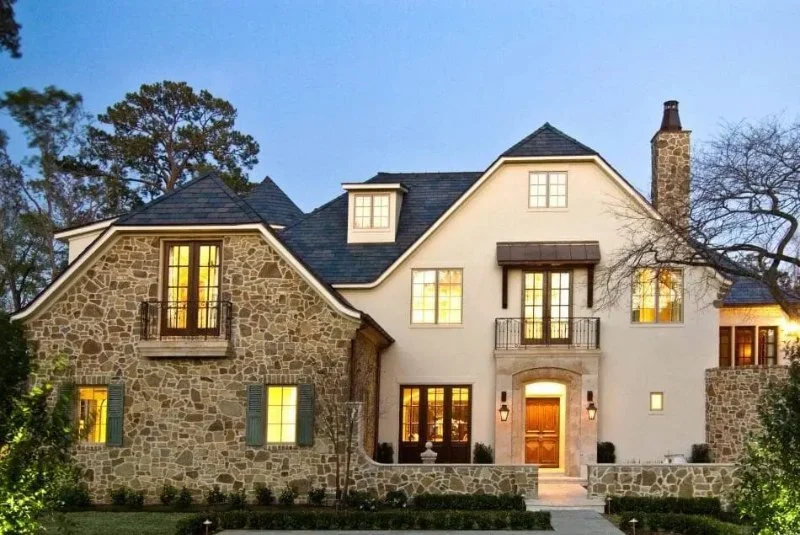 The Pros and Cons of a Jerkinhead Roof Design for a Unique Look