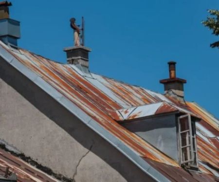 The Impact of Sea Salt Spray on Coastal Roofs and How to Combat Corrosion