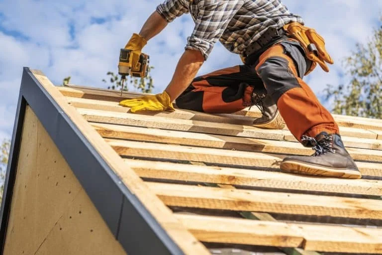 How to Choose a Roofing Contractor Who Specializes in Your Roof Type