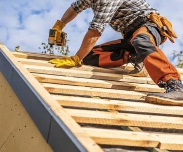 How to Choose a Roofing Contractor Who Specializes in Your Roof Type