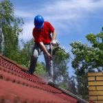 How to Choose a Roofing Contractor Who Cleans Up Thoroughly After the Job