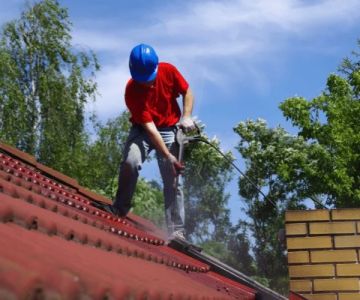 How to Choose a Roofing Contractor Who Cleans Up Thoroughly After the Job