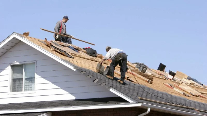 The Best Ways to Finance a New Roof: Loans, Insurance, and Payment Plans