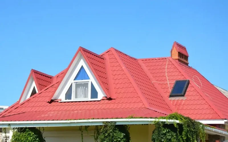 The Pros and Cons of a Gable Roof vs. a Hip Roof Design
