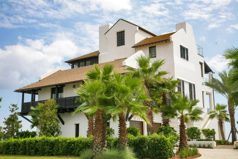 The Best Roofing Materials for a Beach Bungalow with a Relaxed Vibe