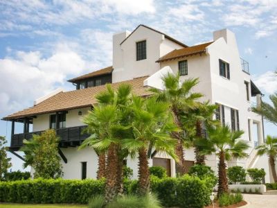 The Best Roofing Materials for a Beach Bungalow with a Relaxed Vibe