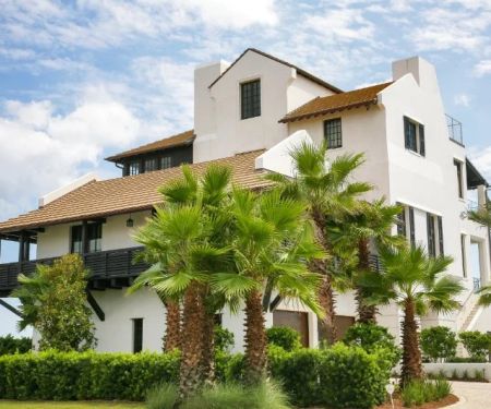 The Best Roofing Materials for a Beach Bungalow with a Relaxed Vibe