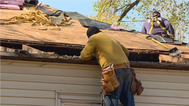 Red Flags When Hiring a Roofer: Warning Signs of a Scam or Bad Contractor