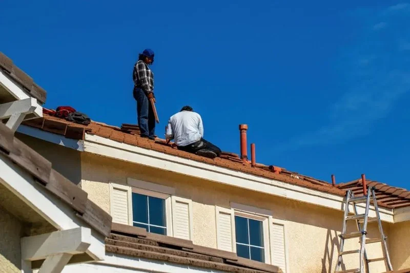 How to Spot Roofing Contractor Fraud: Expert Tips for Homeowners